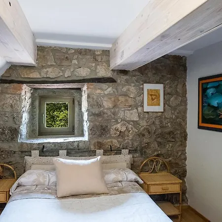 Quintana La Vega Casona Asturiana Feriehus Oviedo